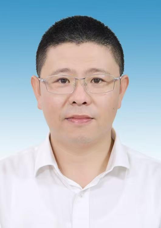 李毅.jpg